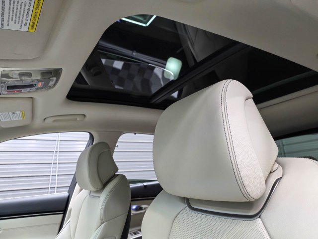 Used 2023 Genesis GV70 2.5T w/ Advanced Package AWD/4WD image 18