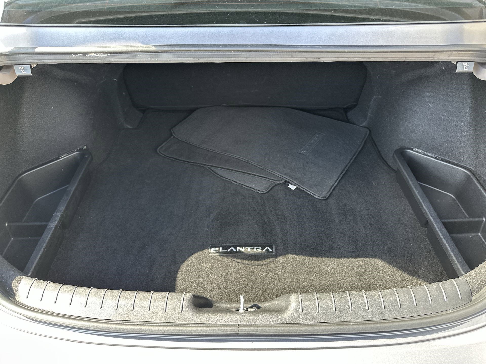 Used 2024 Hyundai Elantra SEL FWD image 20