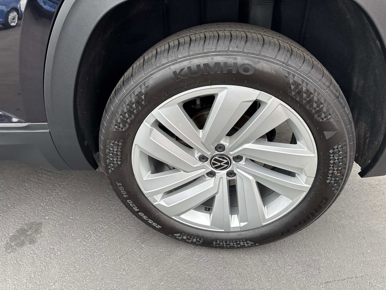 Certified 2022 Volkswagen Atlas Cross Sport SE FWD image 6