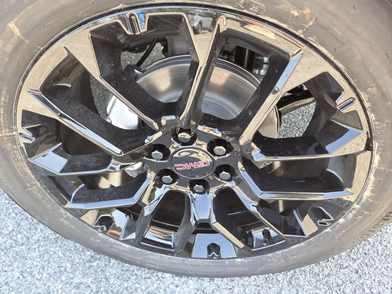 New 2026 GMC Yukon Elevation w/ Elevation Premium Package RWD image 16