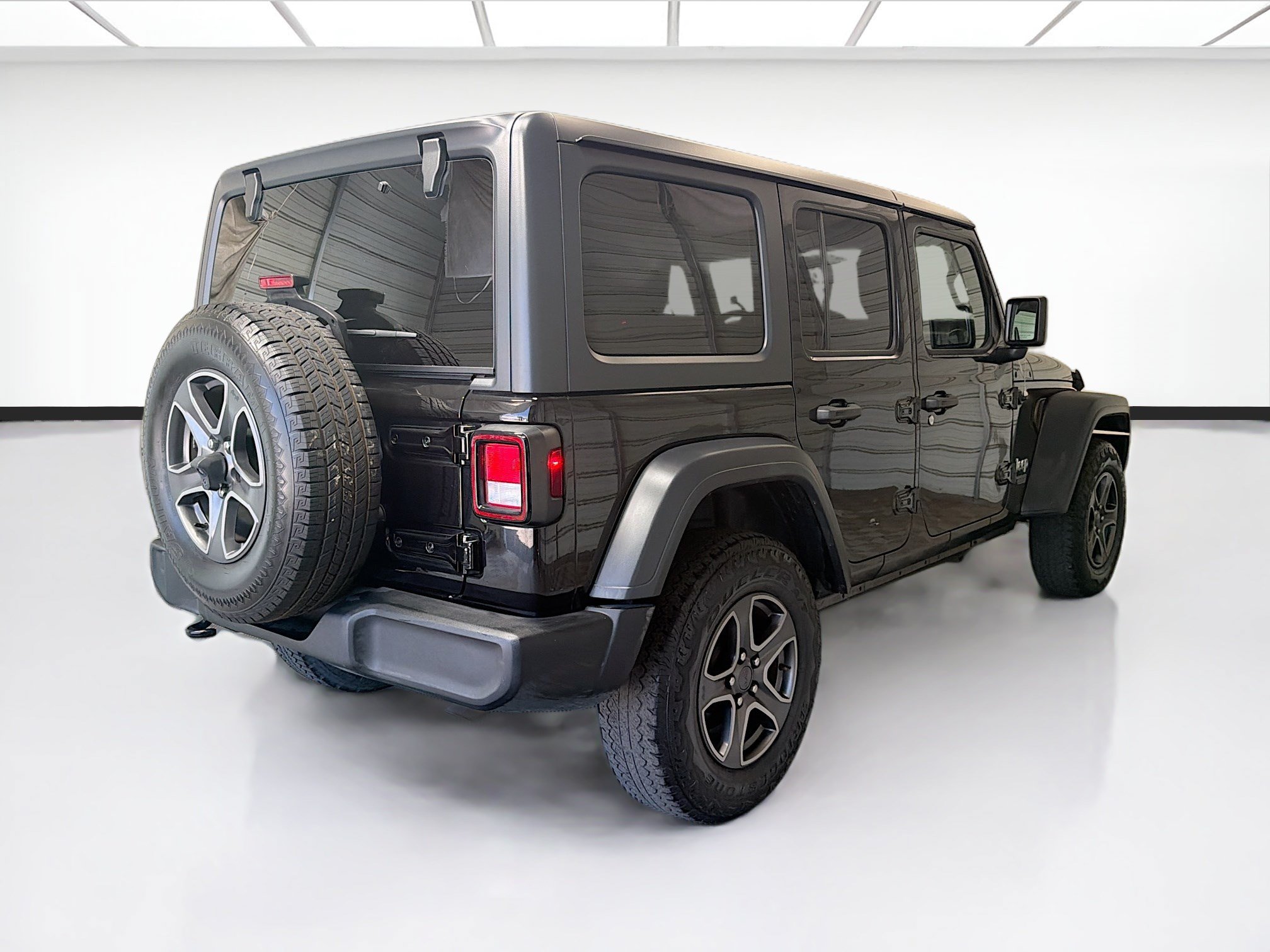 Used 2018 Jeep Wrangler Unlimited Sport S AWD/4WD image 4