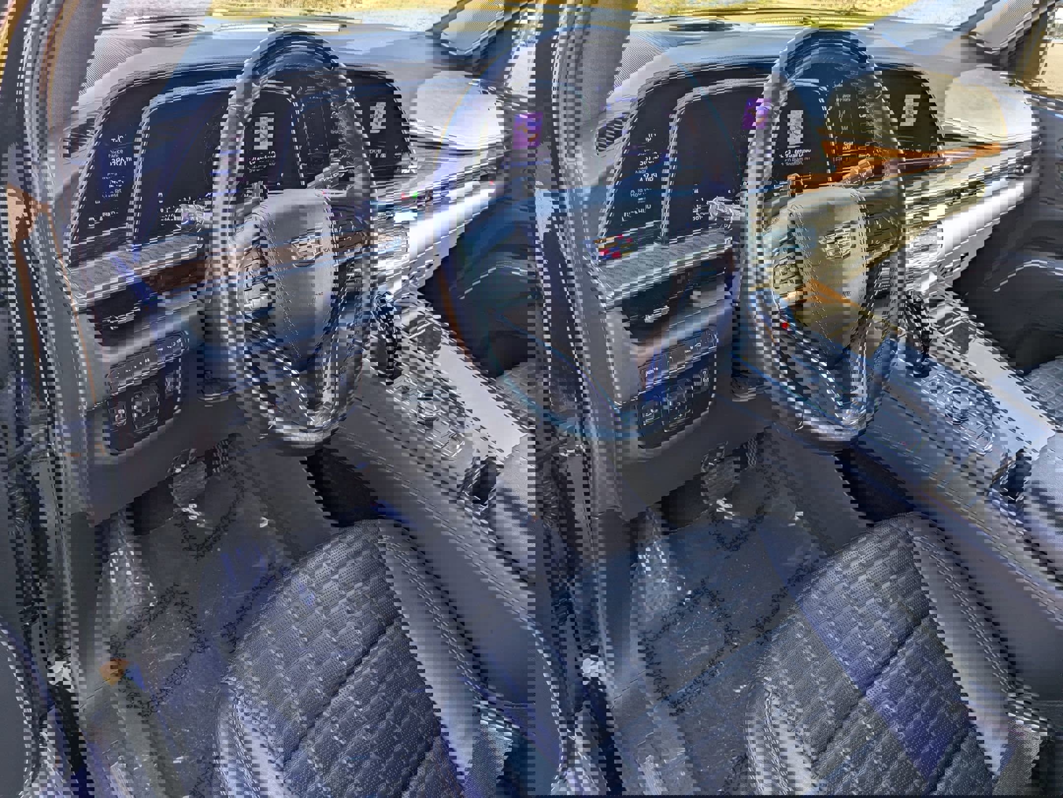 Used 2023 Cadillac Escalade Sport Platinum w/ Heavy-Duty Trailer Package image 10