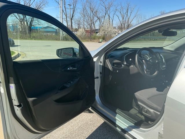 Used 2016 Chevrolet Malibu LT image 12