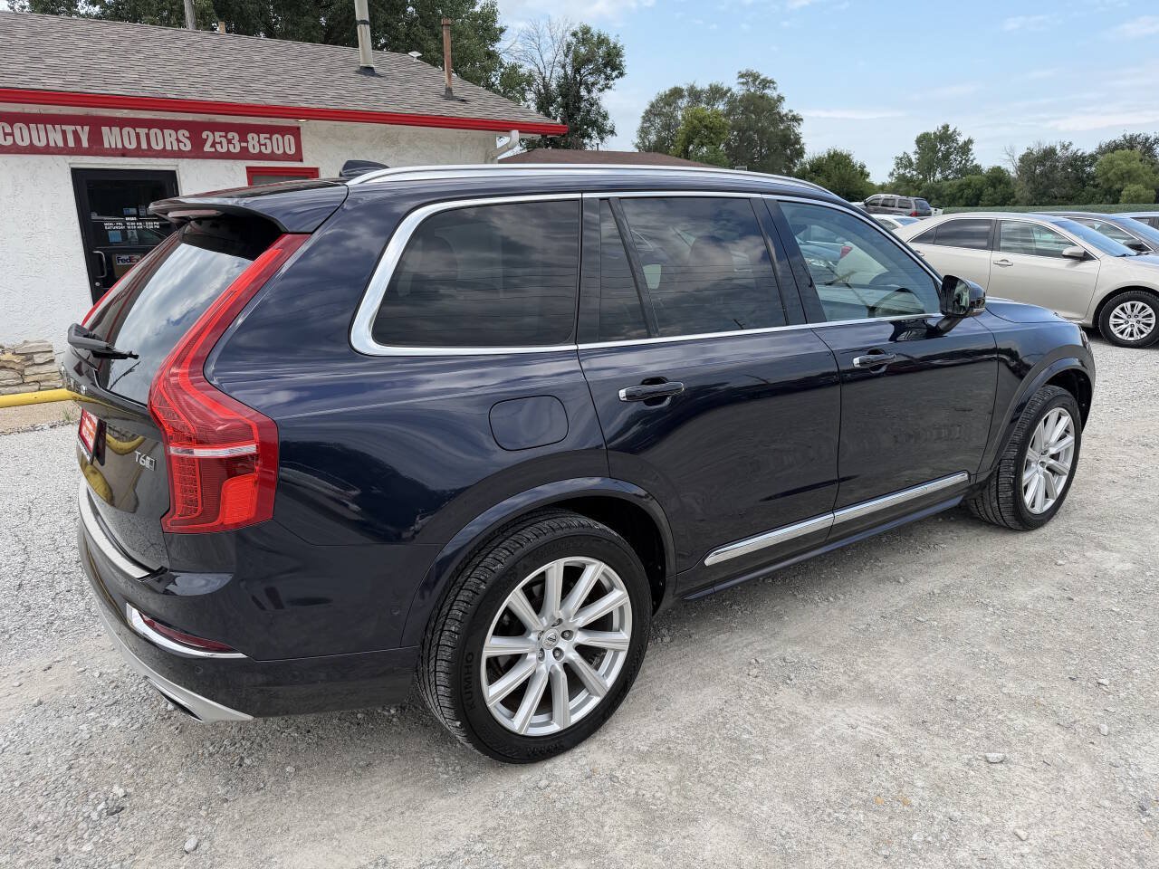 Used 2016 Volvo XC90 T6 Inscription w/ Vision Package AWD/4WD image 3