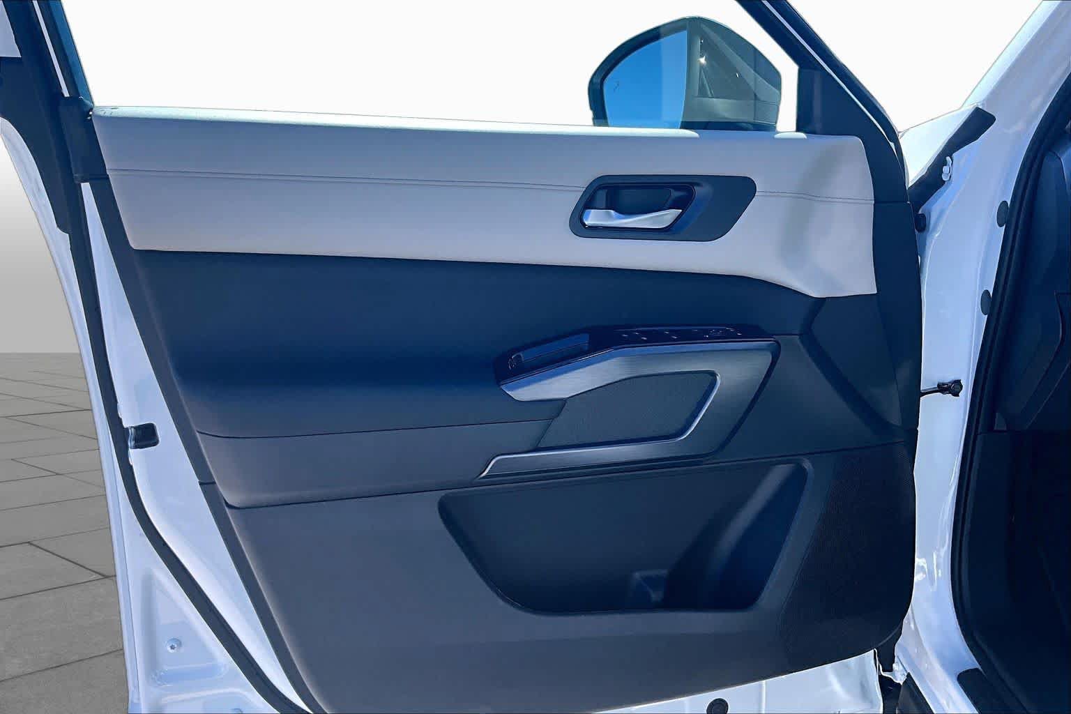 New 2026 Nissan Pathfinder SL FWD image 10