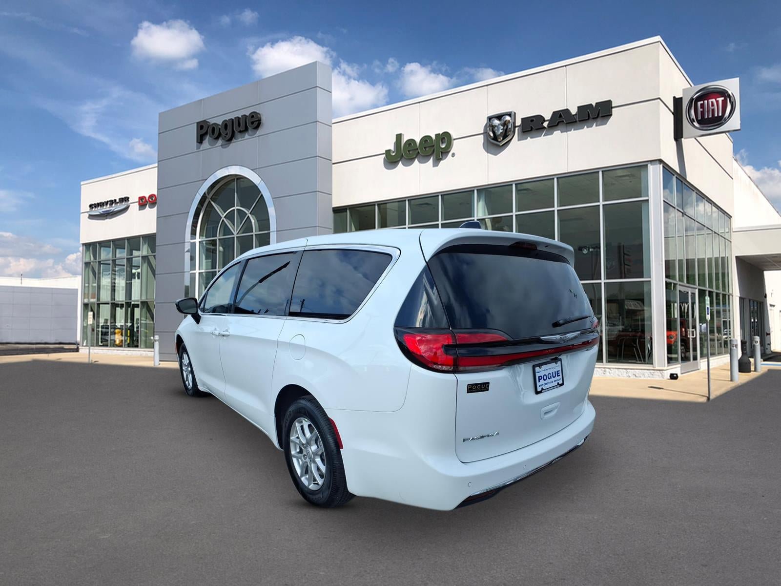 New 2026 Chrysler Pacifica Select FWD image 3