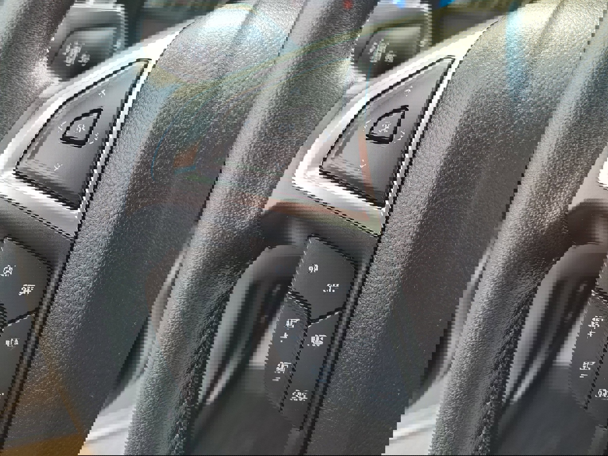 Used 2024 Ford Edge SEL w/ Convenience Package image 24