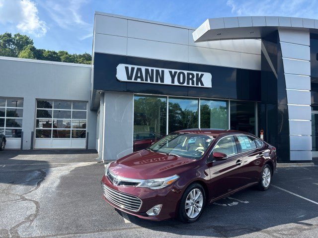 Used 2015 Toyota Avalon XLE FWD image 1