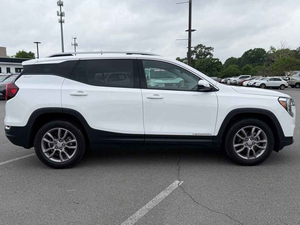 Used 2024 GMC Terrain SLT AWD/4WD image 8