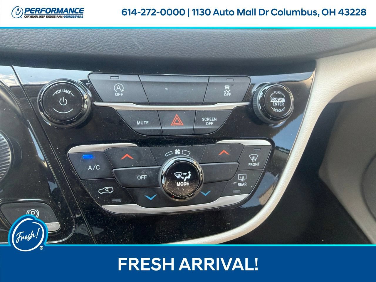 Used 2023 Chrysler Voyager LX FWD image 25