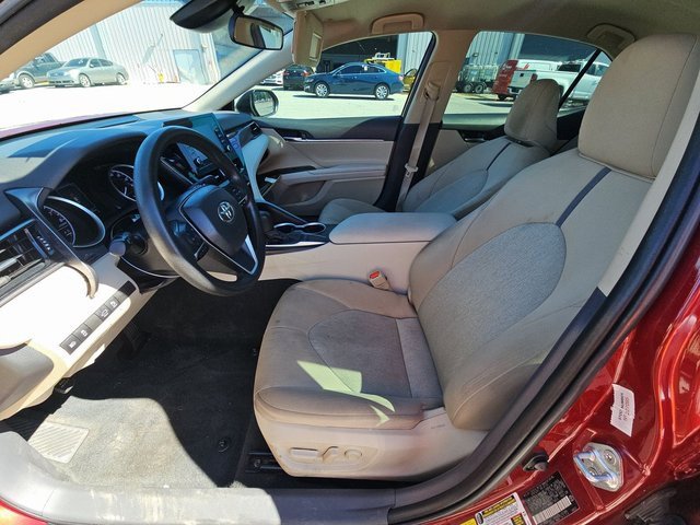 Used 2022 Toyota Camry LE image 5