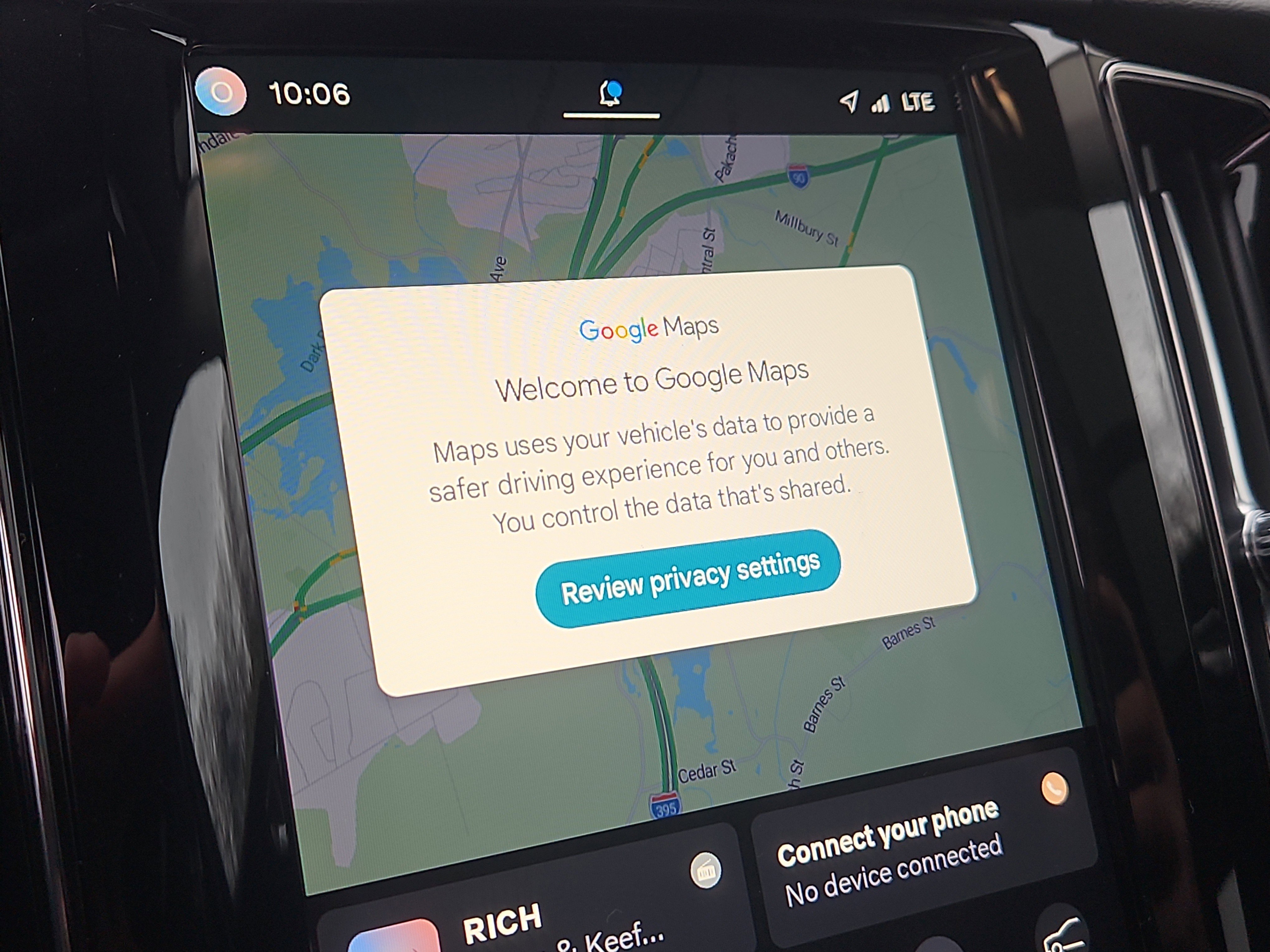 Used 2025 Volvo XC60 T8 Plus w/ Climate Package image 10