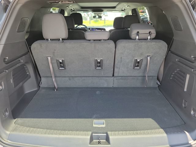 Certified 2026 Chevrolet Traverse LT w/ Sun and Wheel Package FWD image 11