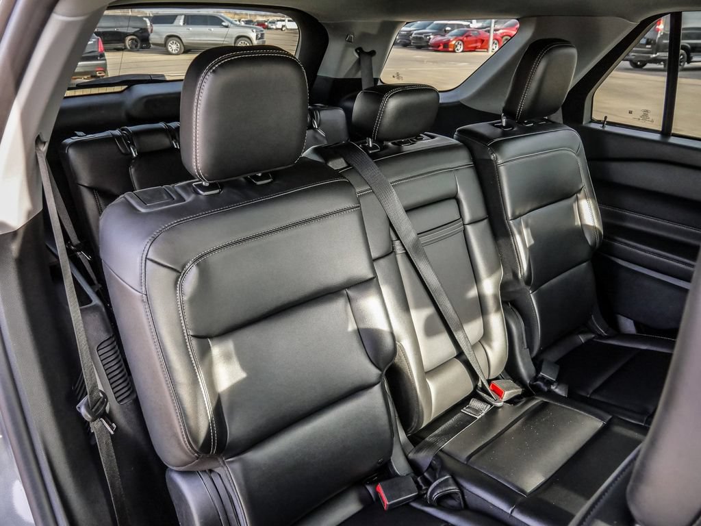 Used 2024 Ford Explorer XLT w/ Equipment Group 202A RWD image 38