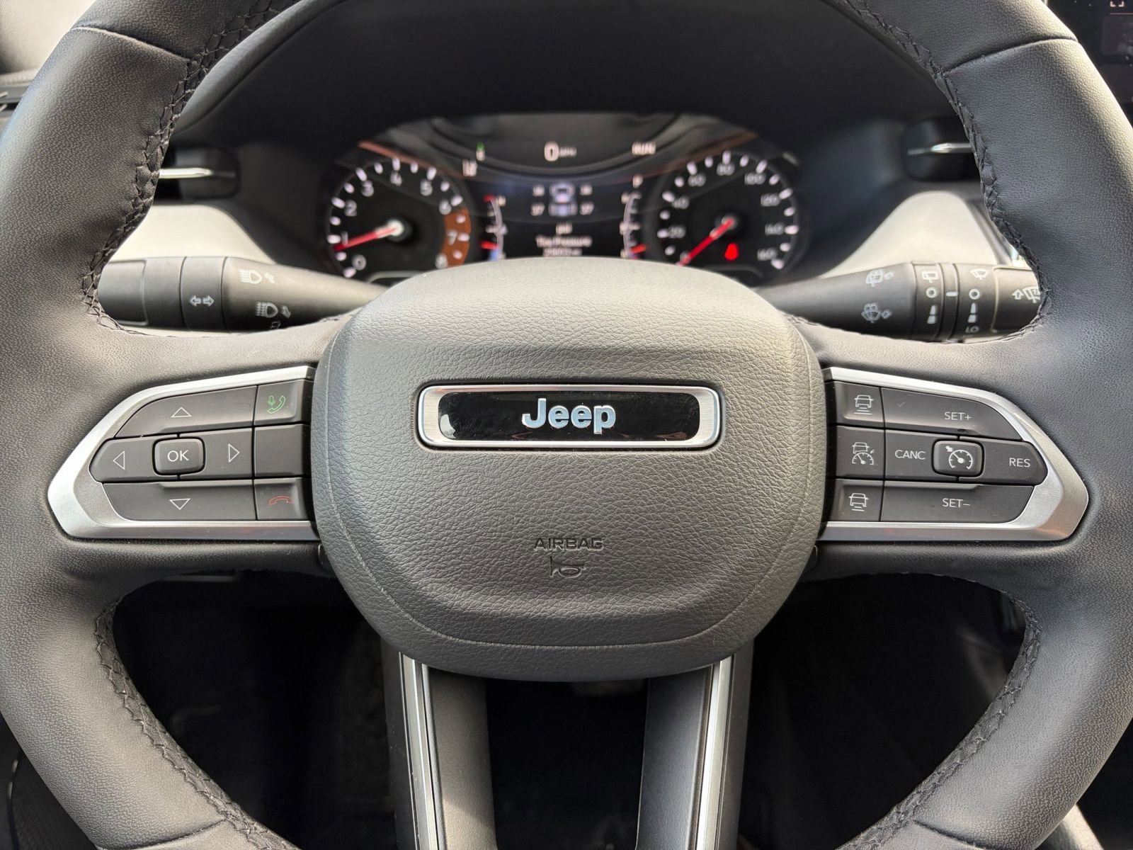 Used 2025 Jeep Compass Limited image 29