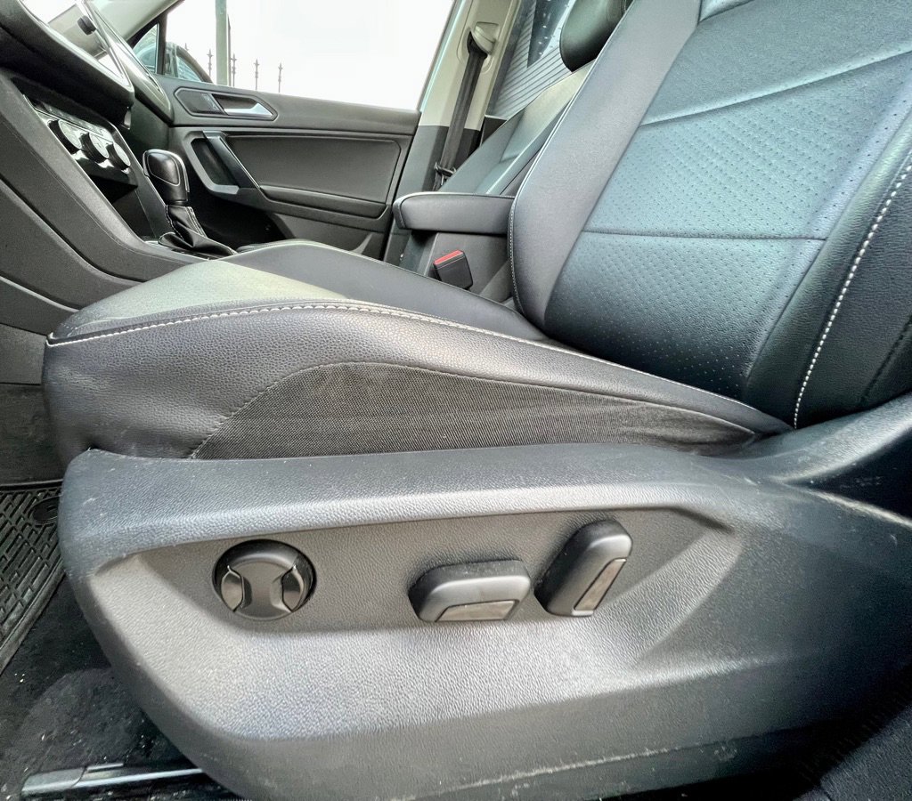 Used 2021 Volkswagen Tiguan SE w/ Panoramic Sunroof Package FWD image 44