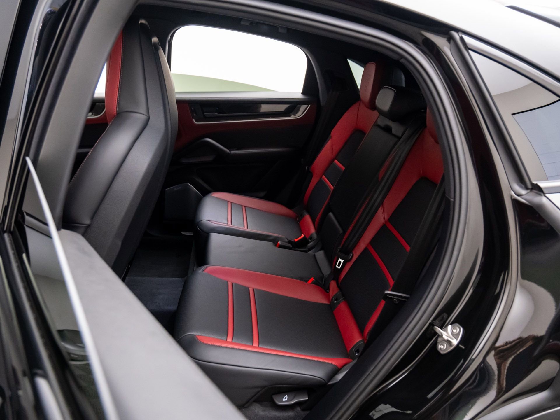 New 2026 Porsche Cayenne S image 17