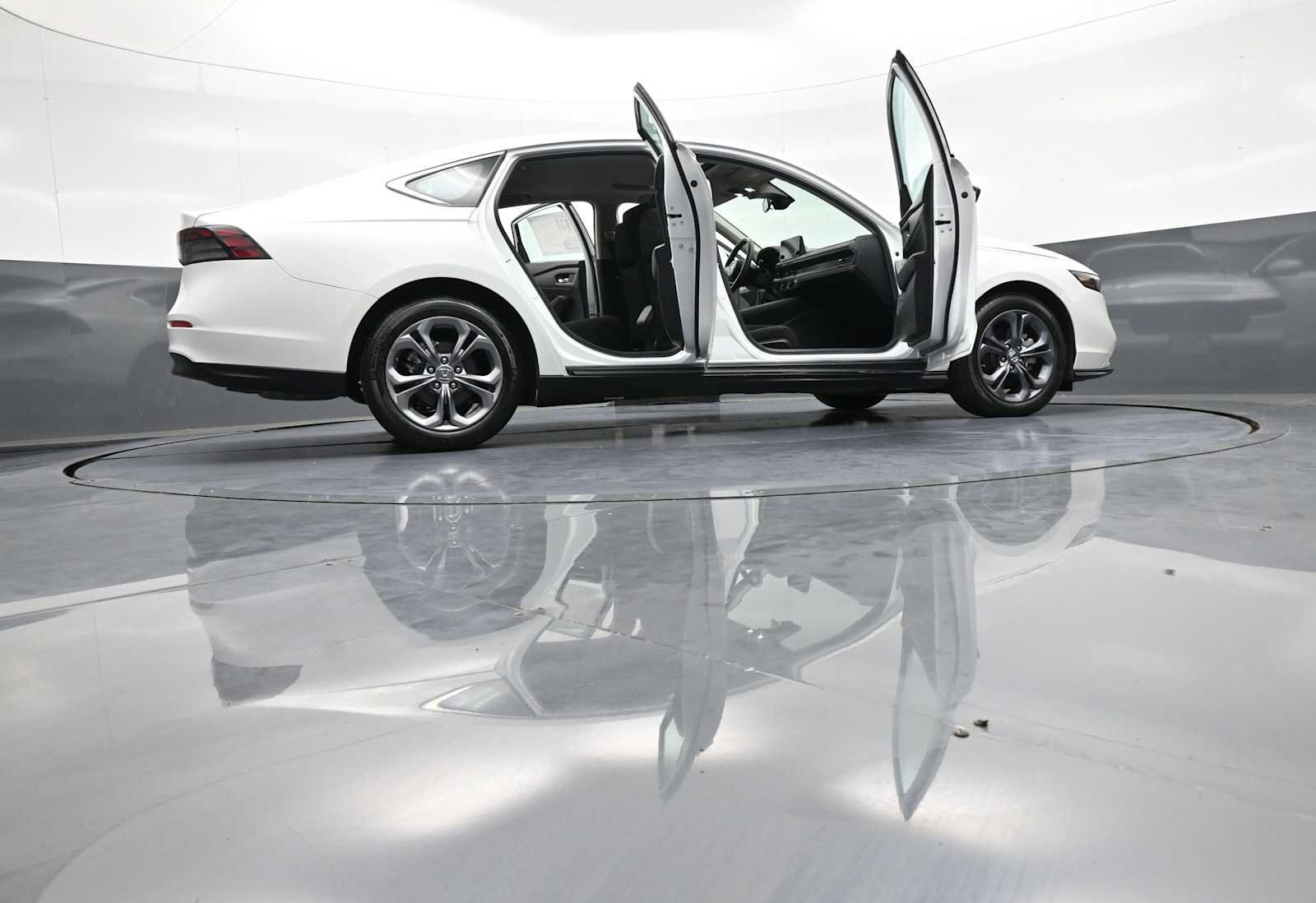 Used 2024 Honda Accord EX image 47
