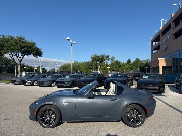 Used 2021 MAZDA MX-5 Miata RF Grand Touring RWD image 2