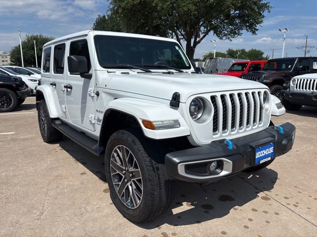 Used 2023 Jeep Wrangler Unlimited Sahara w/ Cold Weather Group AWD/4WD image 3