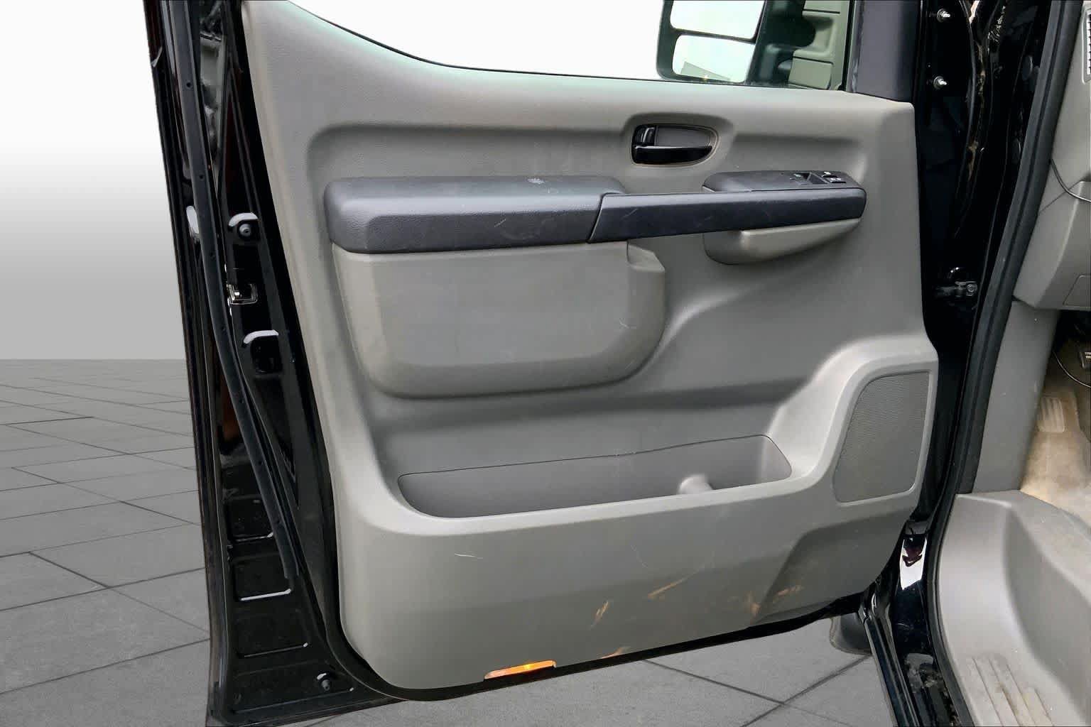 Used 2021 Nissan NV 3500 SL RWD image 18