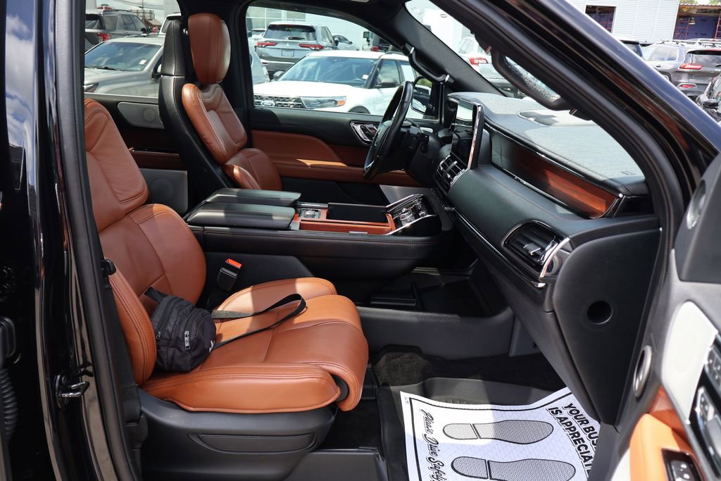 Used 2021 Lincoln Navigator L Reserve AWD/4WD image 29