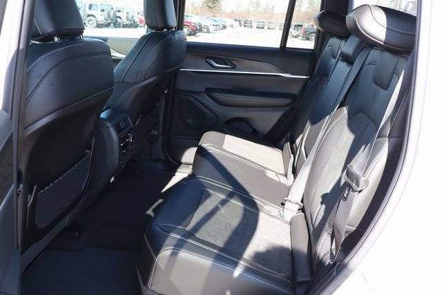 New 2026 Jeep Grand Cherokee Laredo image 36