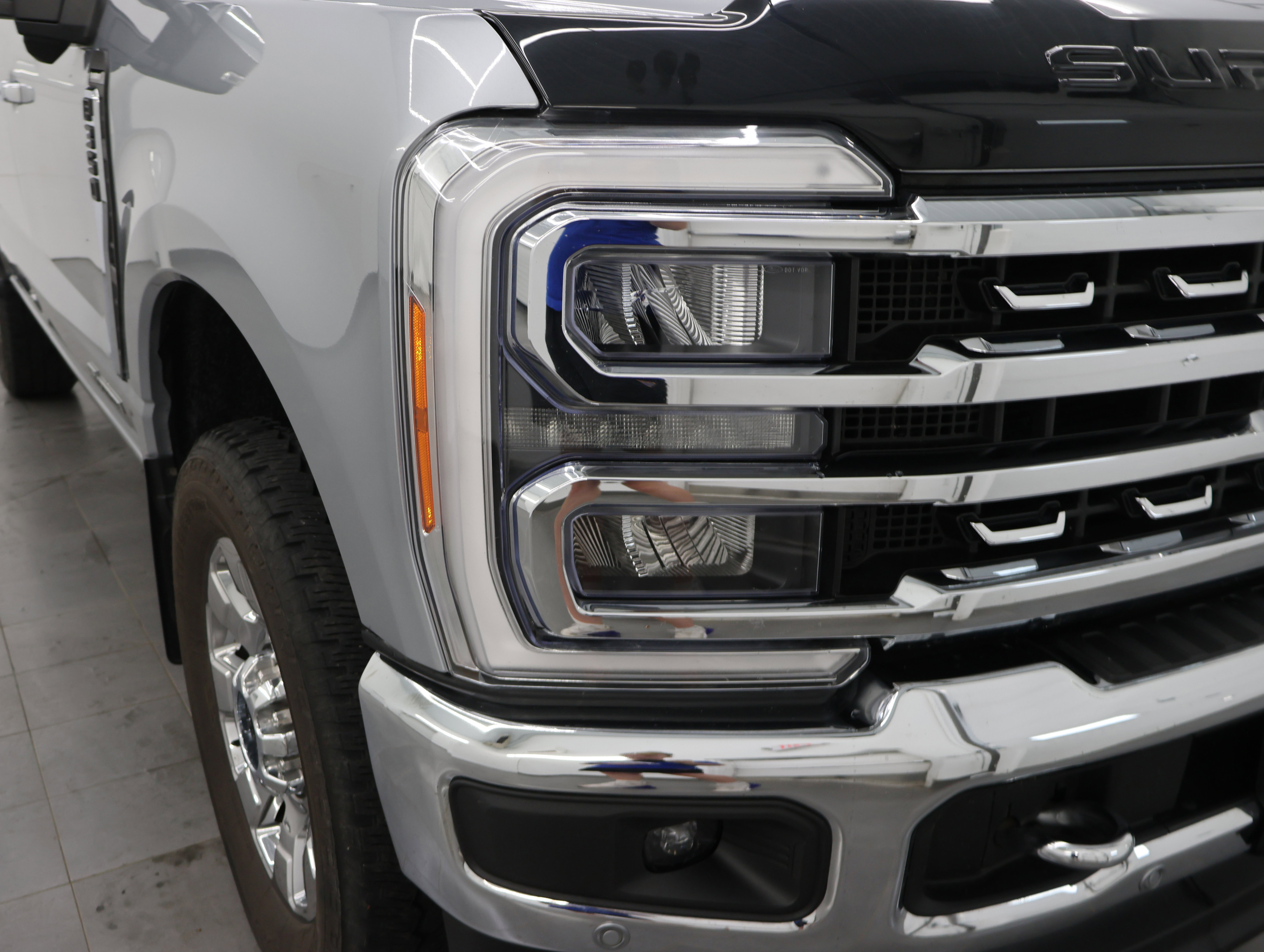 Used 2023 Ford F350 Lariat w/ Lariat Ultimate Package AWD/4WD image 25