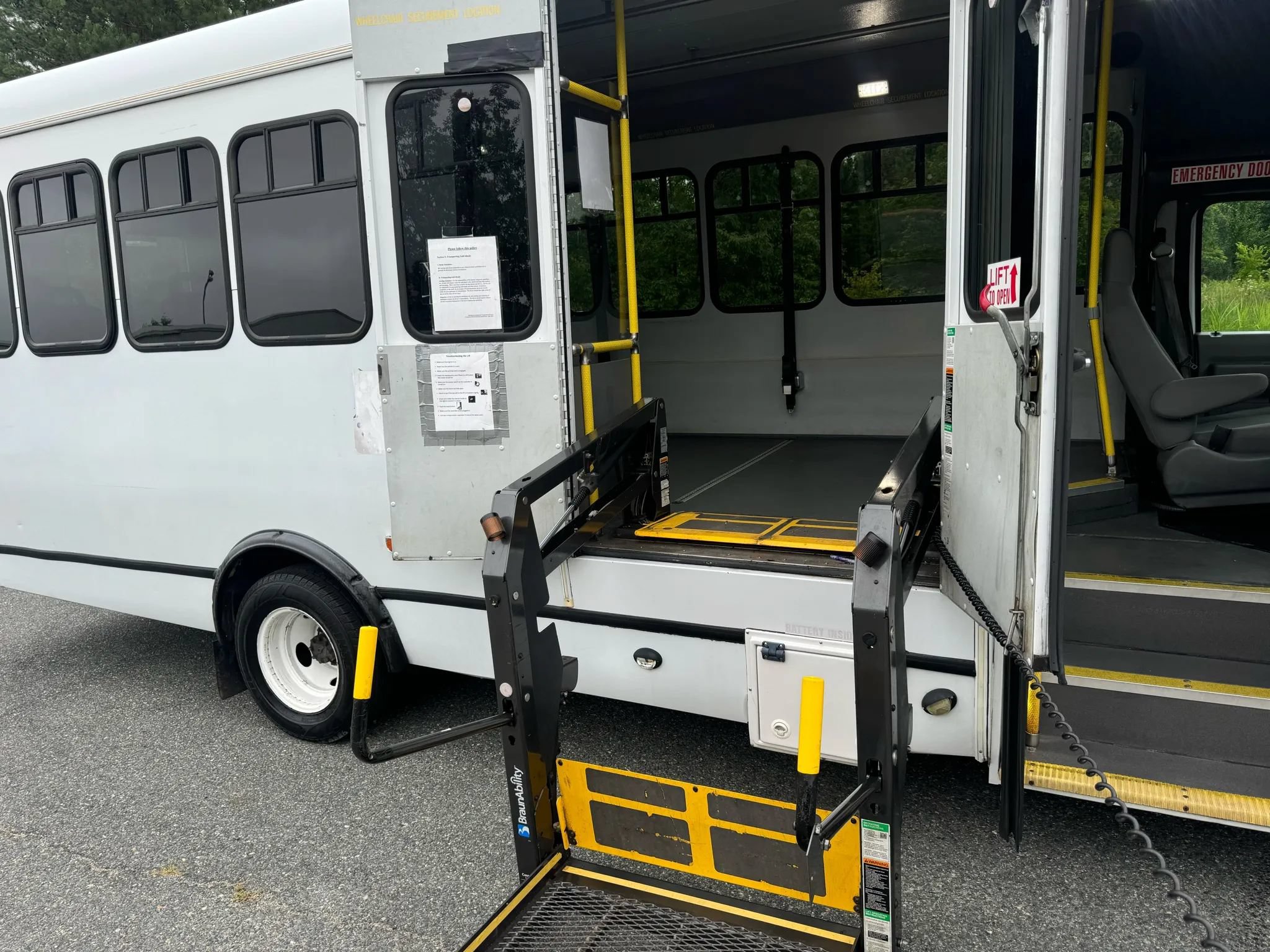 Used 2015 Ford E-450 and Econoline 450 Super Duty w/ Shuttle Bus Prep Package RWD image 25