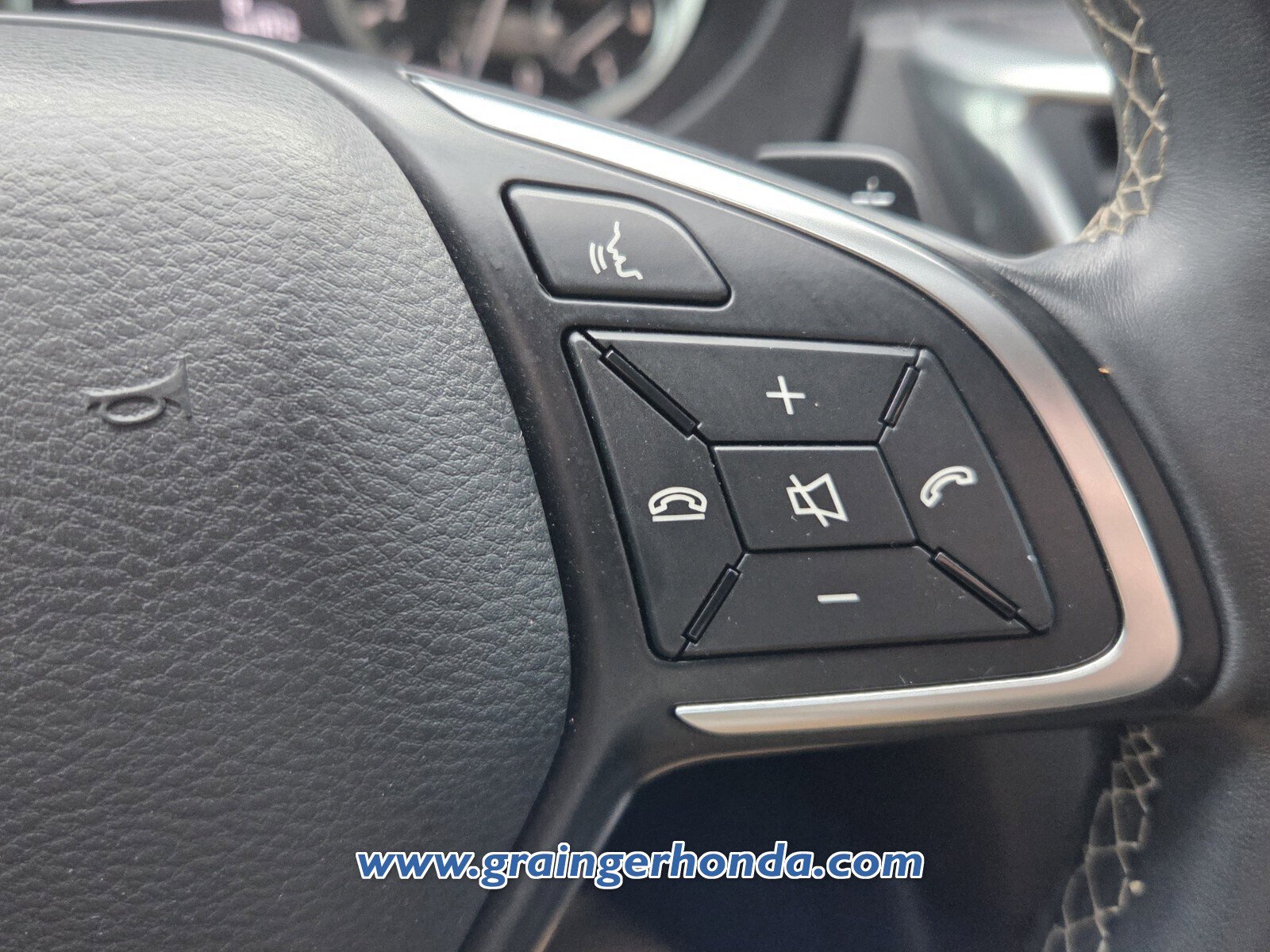 Used 2018 INFINITI QX30 image 22