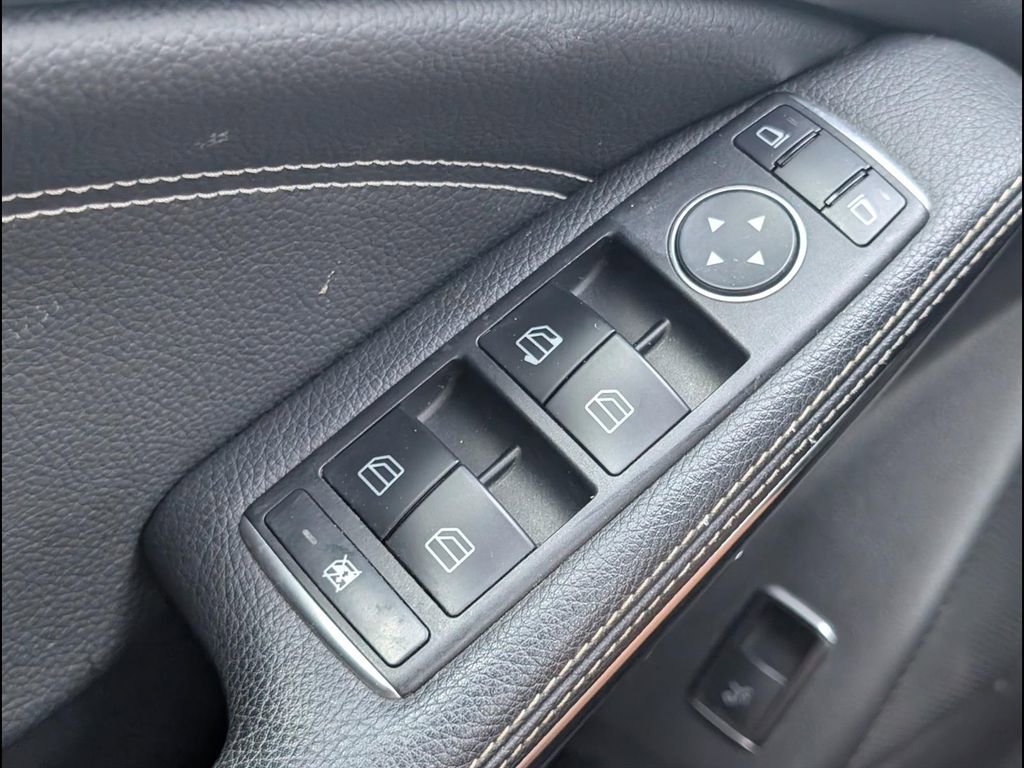 Used 2015 Mercedes-Benz GLA 250 4MATIC image 11