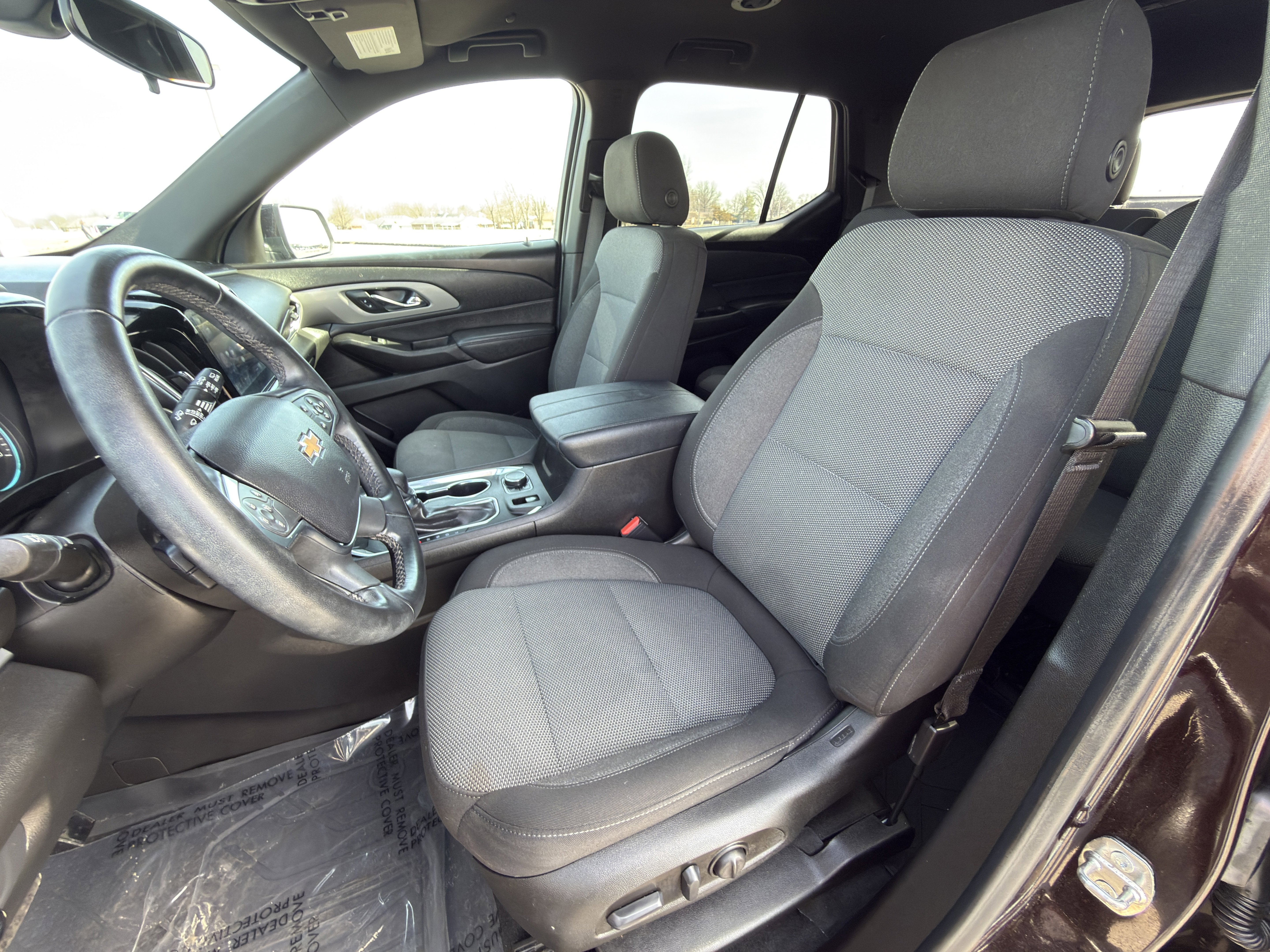 Used 2023 Chevrolet Traverse LT image 11