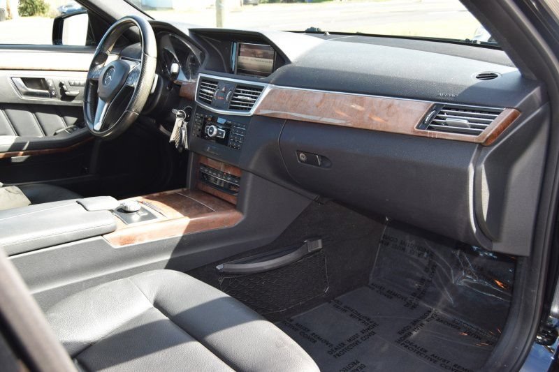 Used 2013 Mercedes-Benz E 350 4MATIC Sedan image 23