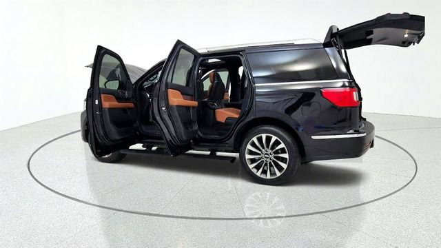 Used 2021 Lincoln Navigator Reserve AWD/4WD image 15