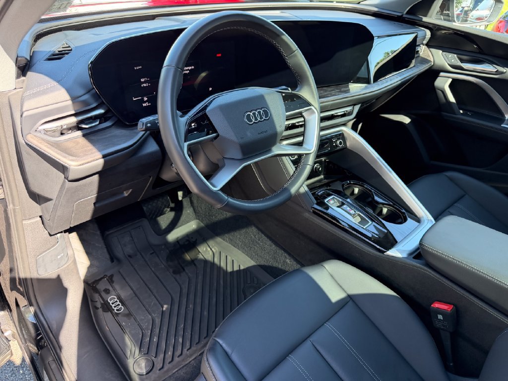 Used 2025 Audi Q5 Premium w/ Convenience Package AWD/4WD image 17