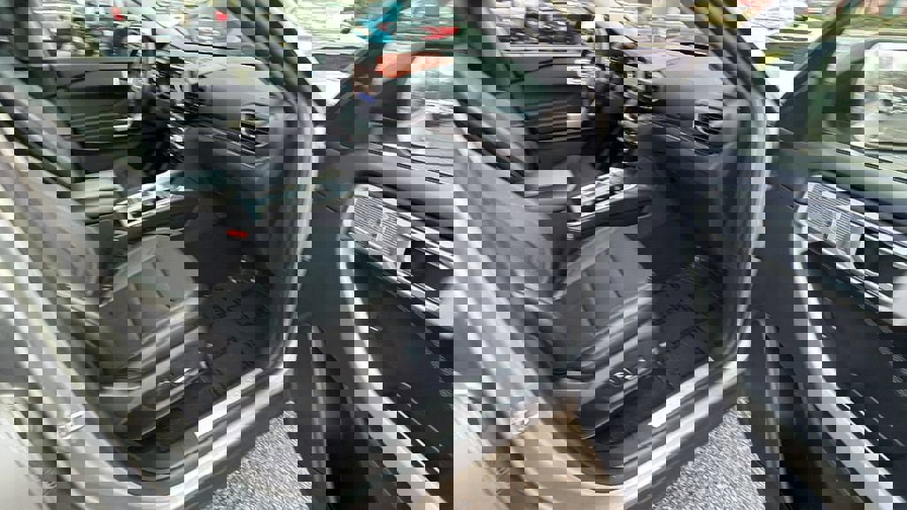 Used 2020 Ford Explorer Limited w/ Class III Trailer Tow Package image 17