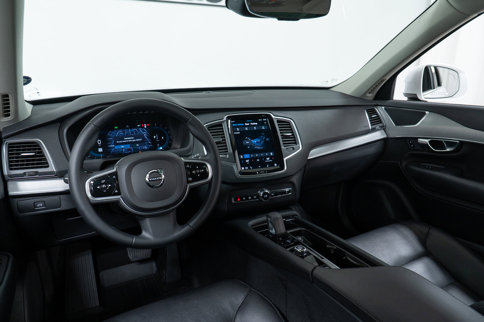 Used 2023 Volvo XC90 B5 Core w/ Protection Package Premier image 16
