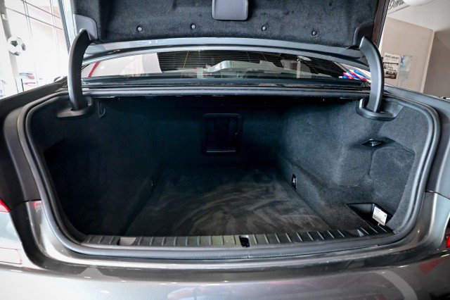 Used 2019 BMW 750i xDrive w/ M Sport Package AWD/4WD image 21