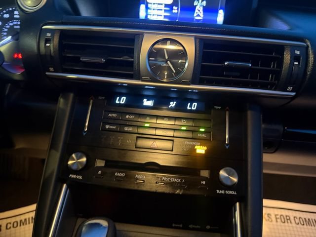 Used 2017 Lexus IS 200t w/ Premium Package RWD image 6