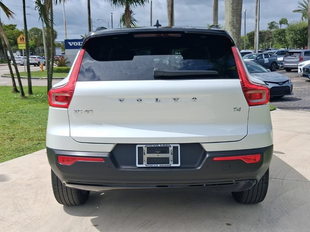 Used 2021 Volvo XC40 T4 R-Design w/ Protection Package Premier FWD image 5