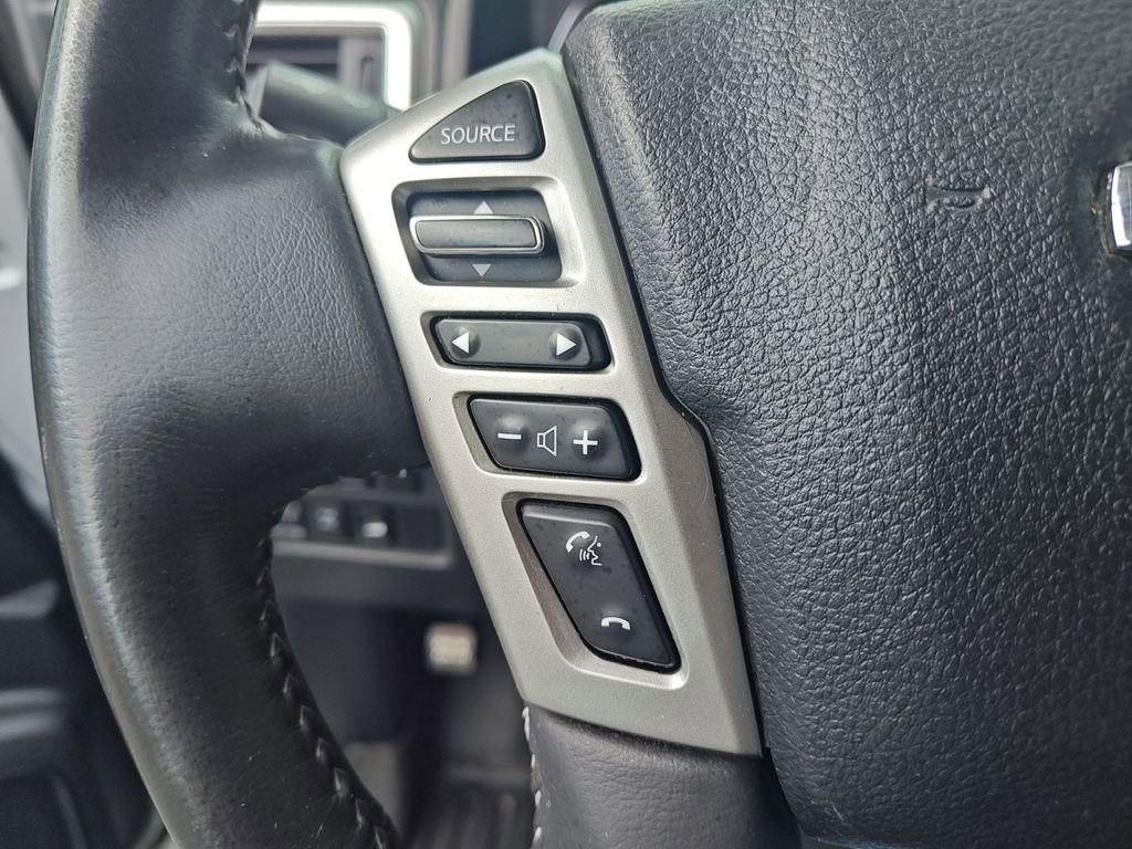 Used 2018 Nissan Titan PRO-4X image 25