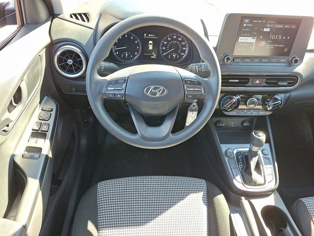 Used 2023 Hyundai Kona SE image 12