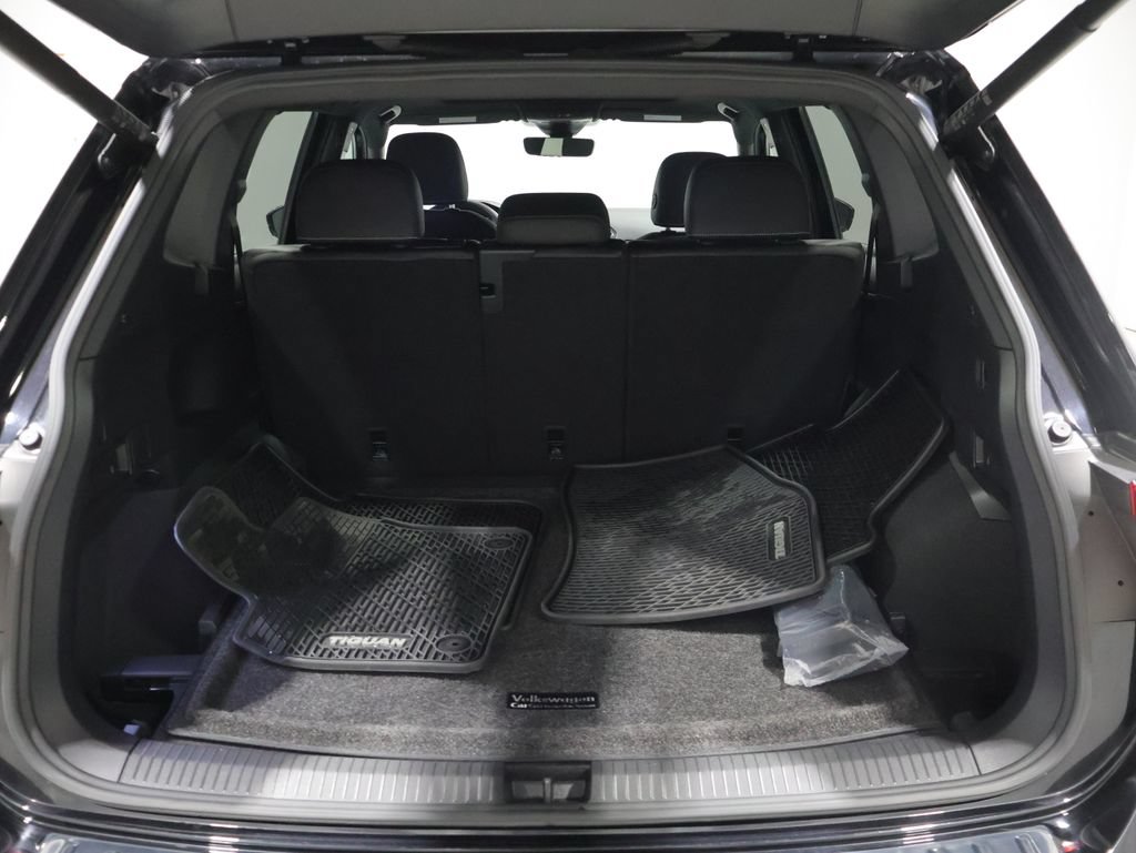 Used 2022 Volkswagen Tiguan SEL R-Line AWD/4WD image 4