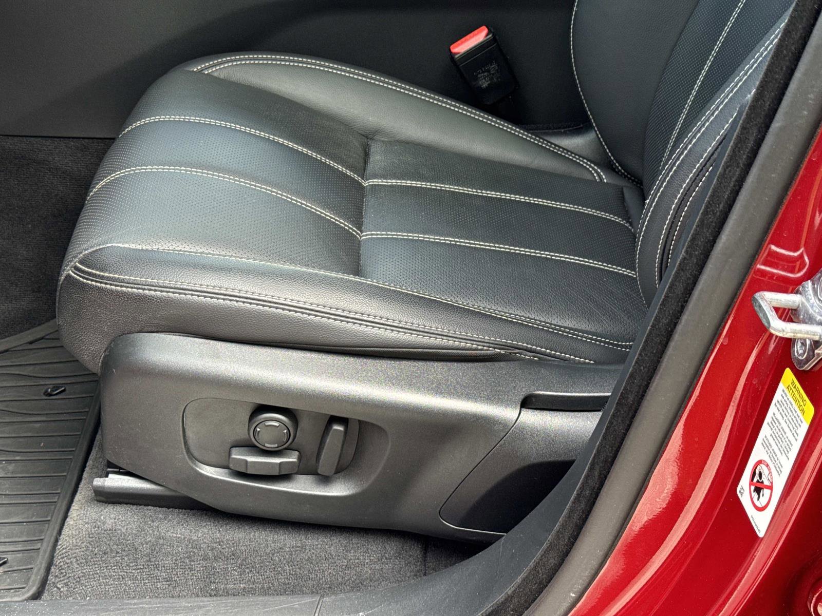 Certified 2023 Land Rover Range Rover Velar R-Dynamic S AWD/4WD image 21