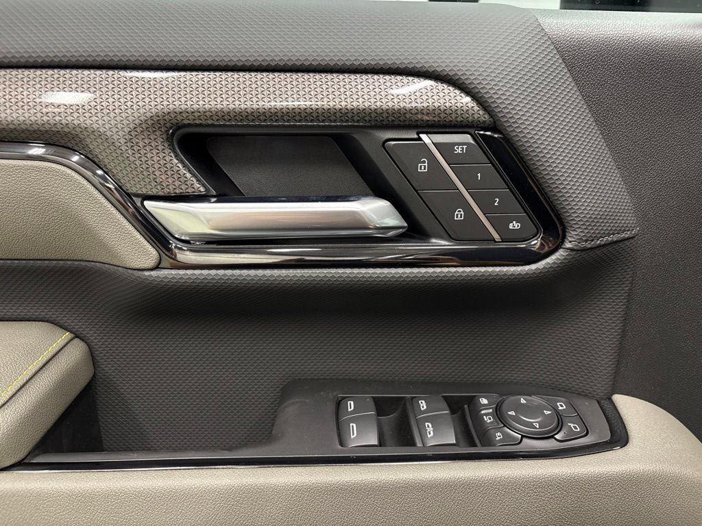 New 2026 Chevrolet Silverado 2500 ZR2 w/ LPO, Dark Essentials Package AWD/4WD image 17