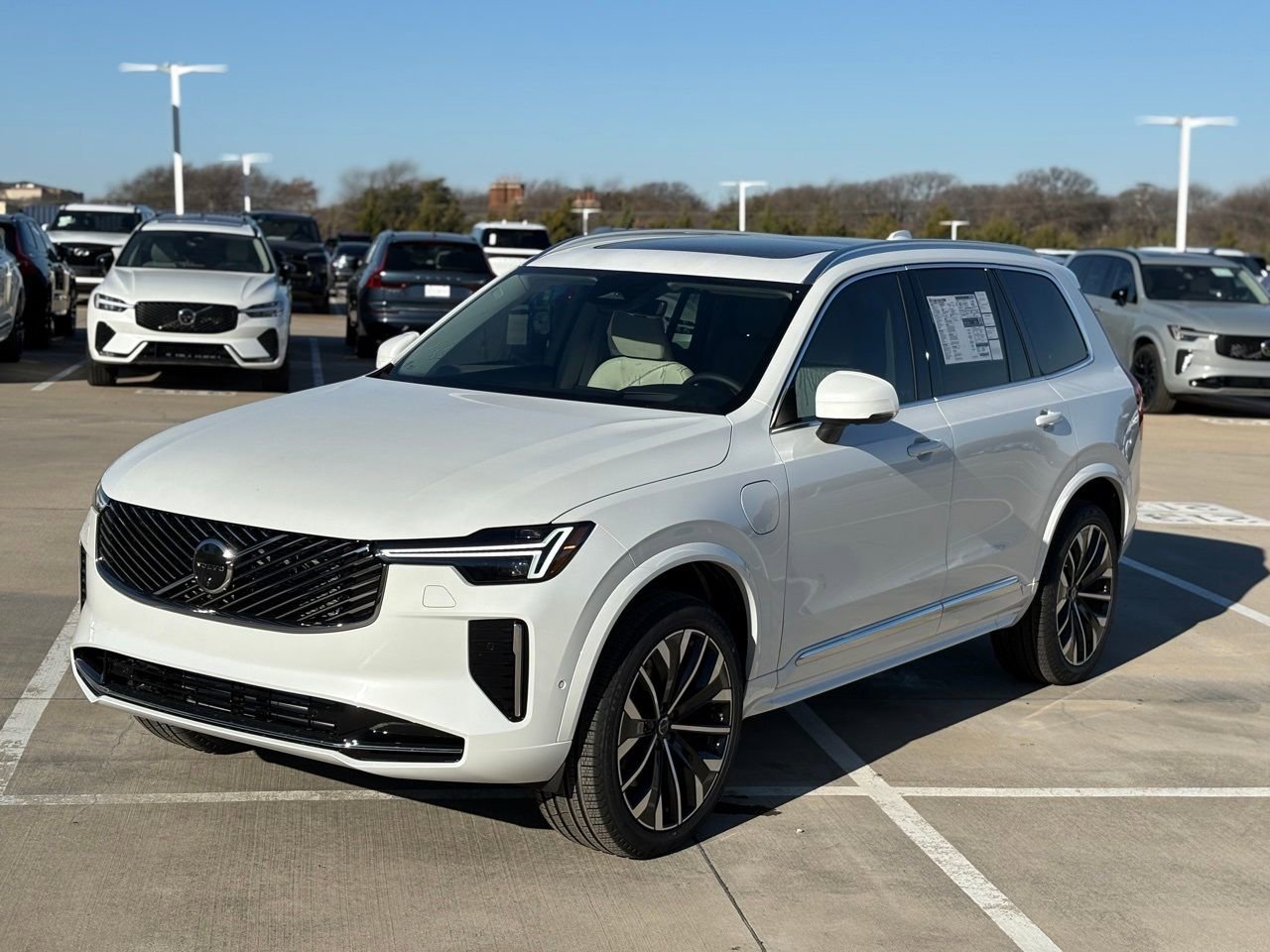 New 2026 Volvo XC90 T8 Ultra w/ Protection Package Premier image 3