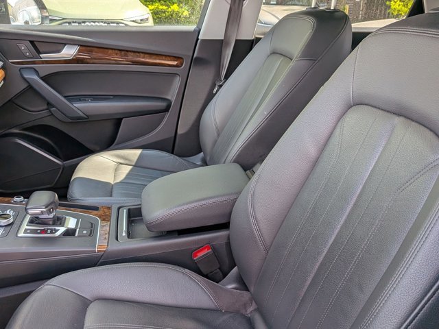 Used 2020 Audi Q5 e Premium w/ Convenience Package AWD/4WD image 12