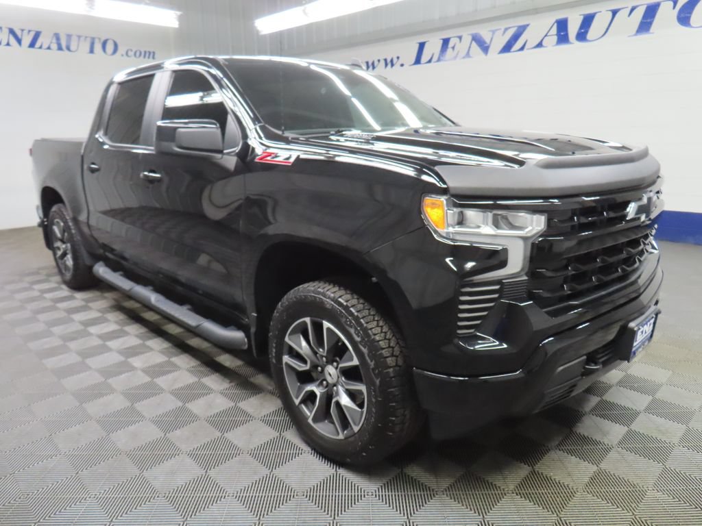 Used 2023 Chevrolet Silverado 1500 RST w/ Convenience Package II AWD/4WD image 3
