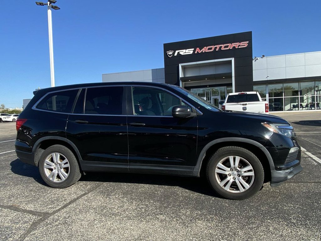 Used 2016 Honda Pilot LX image 2