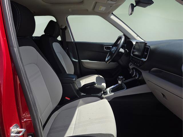 Used 2024 Hyundai Venue SEL FWD image 12